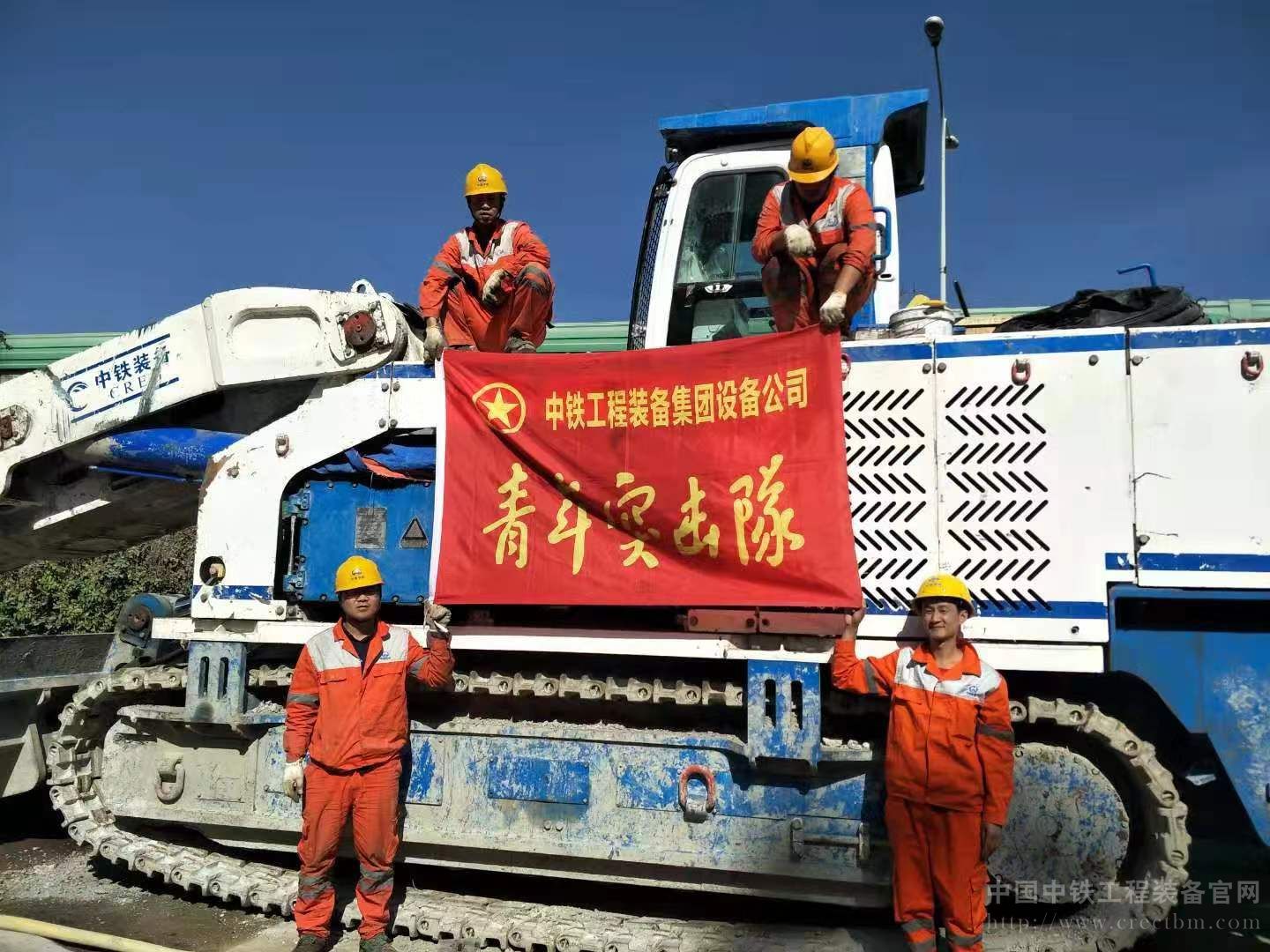 1576139817779936.jpg 青年突击队建功深圳东部过境高速公路连接线项目.jpg