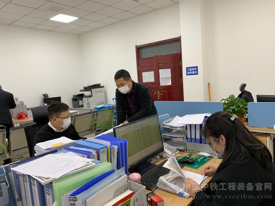 1595498261311526.jpg 工作照.jpg