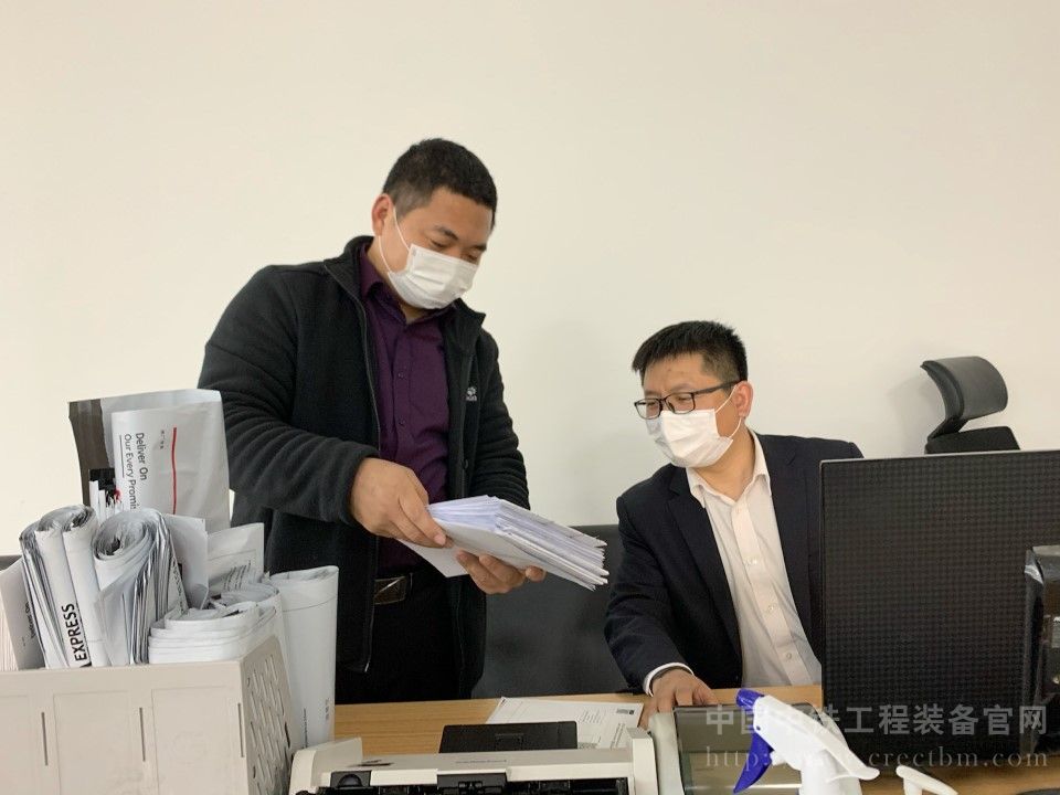 1595498348227280.jpg 生产人员1.jpg